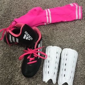 Girls Size 1 Soccer Cleats